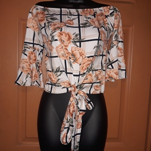 Charlotte Russe Tops - Charlotte Russe off the shoulder medium floral shirt A-20 5/$25